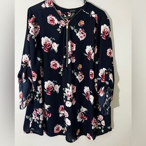 ✨Women’s plus size Floral Dressy‎ Top size 1x